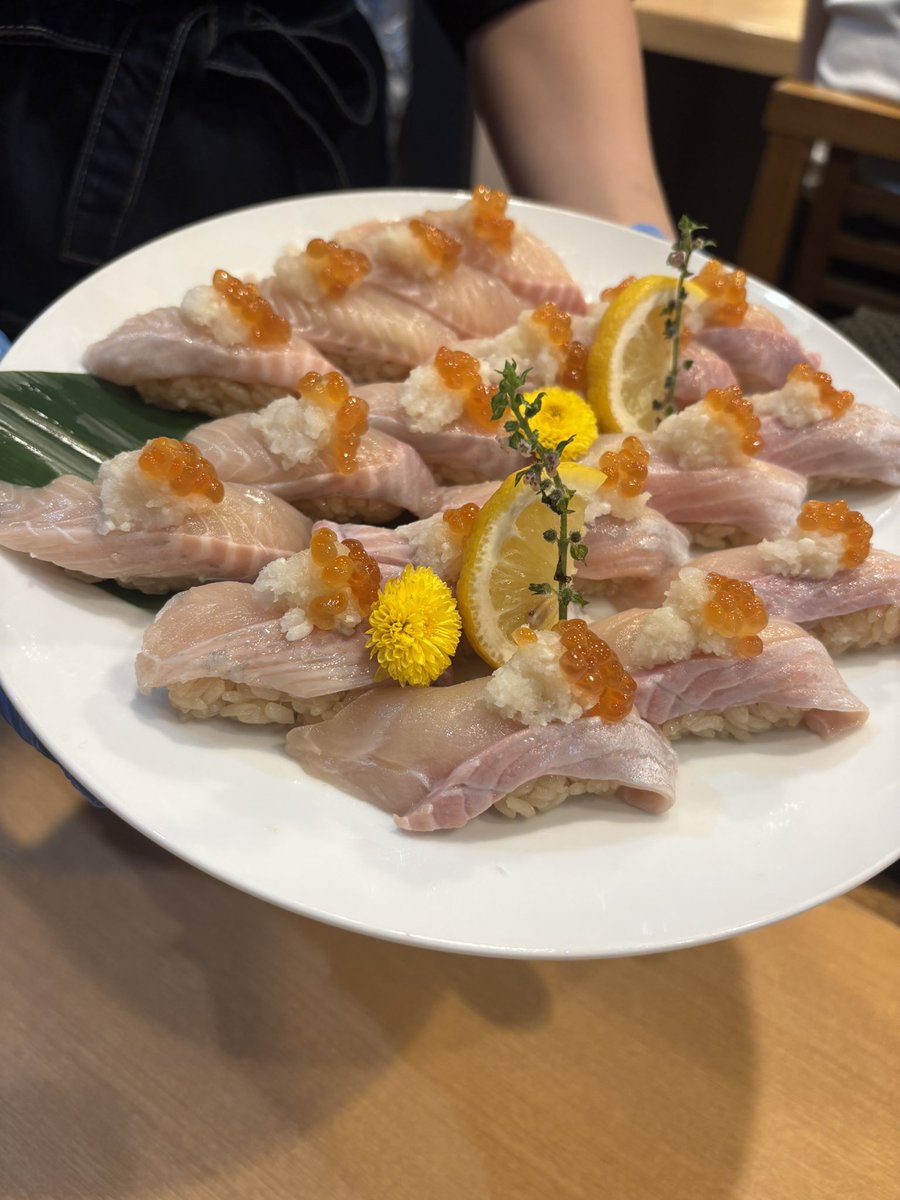 micchi_onepi's tweet photo. サカナス商店（@sakanasu_akiba ）安定の美味しさ＆楽しさでした！
みんな来週のエリア頑張って欲しい🔥
一緒に超特報見てわいわいして楽し過ぎた✨
いつもありがとうございますジェイガルシア・サティーン聖さん（@kuni_one ）🙇‍♂️ https://t.co/Wzpq337x1C