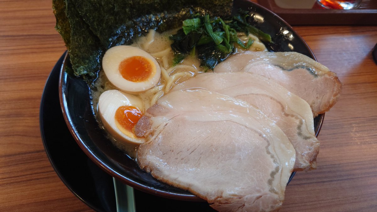 Komorinooheya's tweet photo. #ラーメンの日

今日はラーメンの日らしいのでラーメン食べてきましたわ〜😆🎵
香川県宇多津町にけっこう前に出来た家系ラーメンのお店に初めて行ってきたんだけど滅茶苦茶美味しかったですわ〜✨
オススメですので行ける方は是非行ってみてね〜😉✌️ https://t.co/n8jfPSHwMv