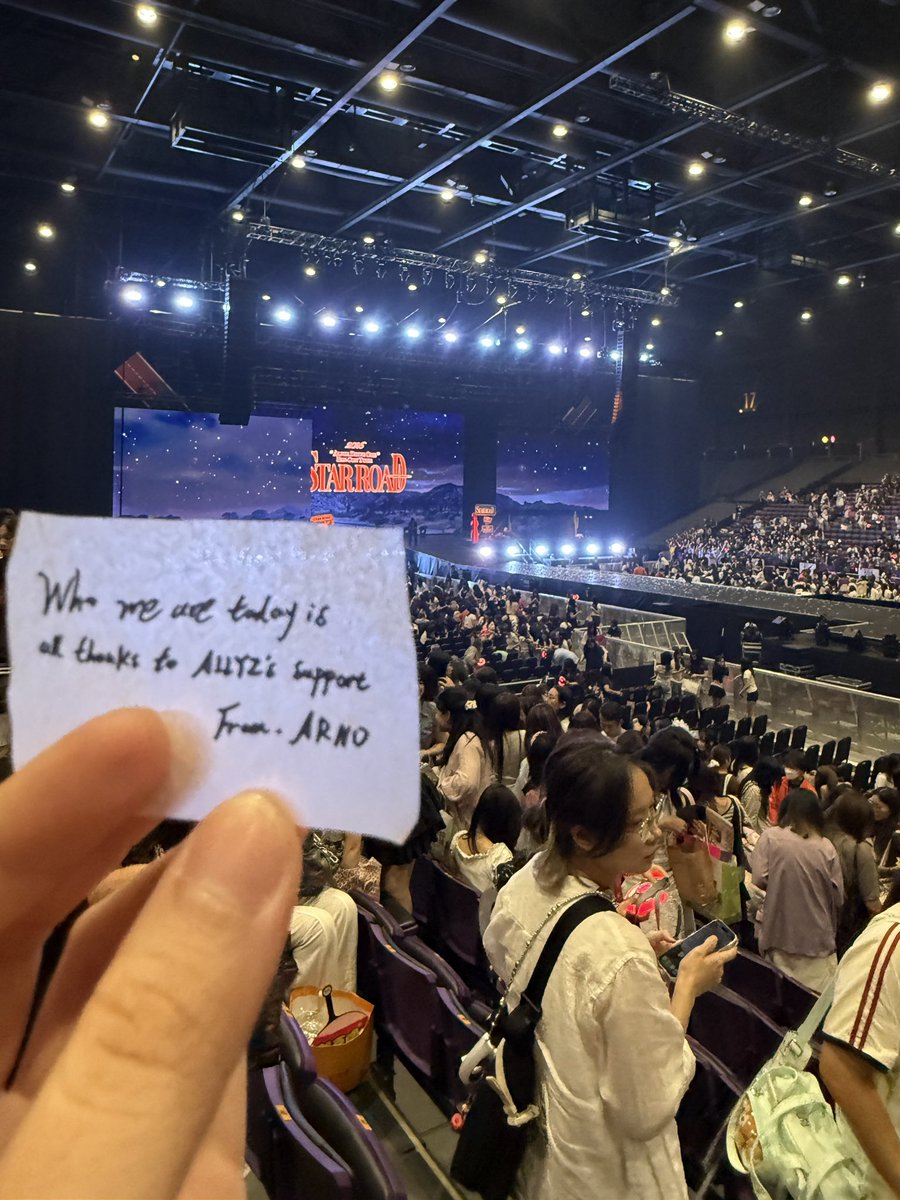 Ha_hao7's tweet photo. Years ago I thought my 1st concert would be exo, but somehow I end up with ald1. My 1st concert, 1st time visiting billboards, 1st time interacting with other fans, and somehow magically the 1st confetti I caught was also yours. So blessed to witness your debut arno zhang jiahao. https://t.co/vKy083shGi