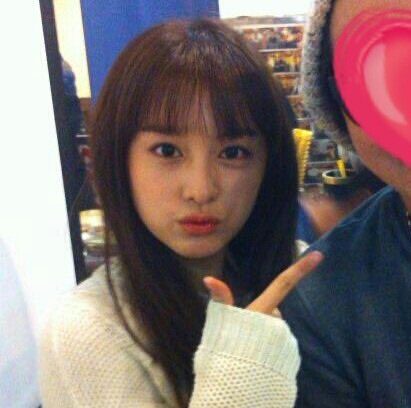 miso271's tweet photo. ㅁㅊ 22살 유라헬 시절 김지원 미모 좀 봐... https://t.co/fQO9IxsXVN