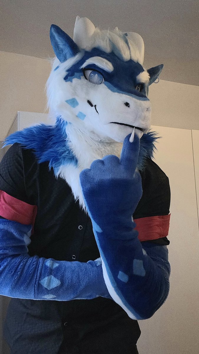 RyanJoshon98's tweet photo. A new chapter begins.

This is the beginning of my journey.

My name is Ryan and I'm excited to finally share this adventure with you.
Thank you for being here from the start. There is much more to come. 💙
🪡 : https://t.co/gyRdQRUO0o https://t.co/eLsgskoZb3