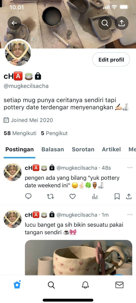 bucinleowonie's tweet photo. a leowon local au

— 𝐌𝐨𝐥𝐝 𝐌𝐲 𝐇𝐞𝐚𝐫𝐭 𝐖𝐢𝐭𝐡 𝐂𝐥𝐚𝐲.
Loka (L—eo) terpaksa ikut pottery class karena disuruh sang ibunda. Di sana dia dipasangkan sama Sacha (S—angwon), yang malah berakhir sendirian gara-gara ulah tiga teman nya 🏺

© by bucinleowonie https://t.co/hFfDeeaQqU