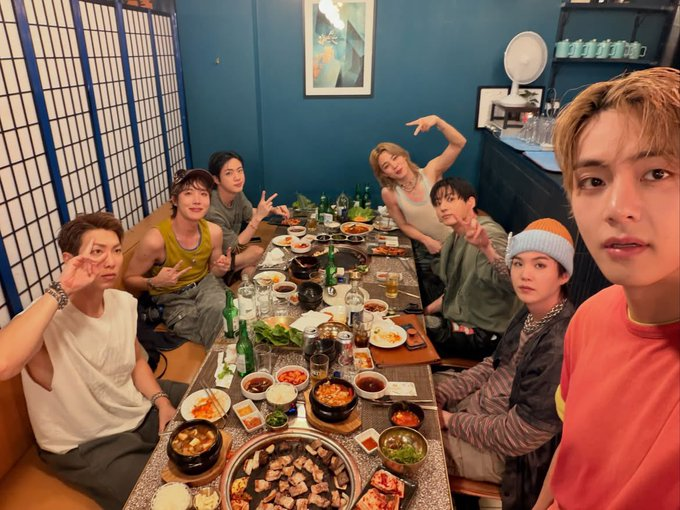 selapark_32's tweet photo. omg my 7 <3 https://t.co/2IClQssYni