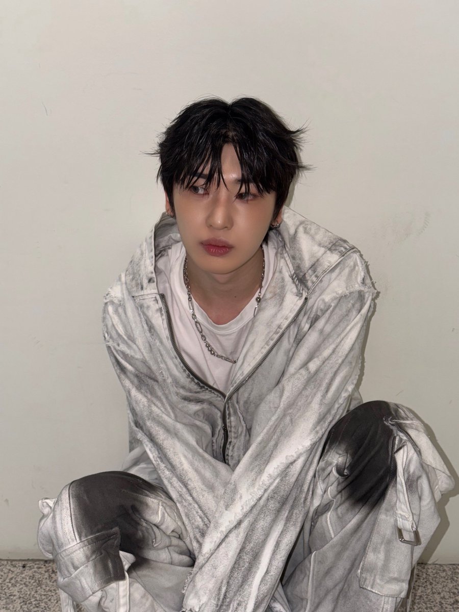 XODIAC_MEMBERS's tweet photo. [#다빈] 

➰🤍

#XODIAC #소디엑 #DAVIN #다빈 https://t.co/beptkS8ZEG