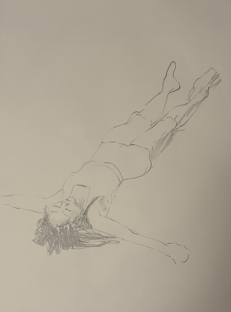 yukotsunoda's tweet photo. 今月のクロッキー練習☺️
最近、筆描きばかりしていて、たまには鉛筆で描いてみたけど、久しぶり感満載でした。
10分、5分の計20ポーズ
課題で人物系クロッキーやデッサンあるんだよね。
身近な人か自画像って…自分やだな。
先生にお願いしようかな。
#painting #drawing #art #quickdrawing https://t.co/Wa9mLGXlVJ
