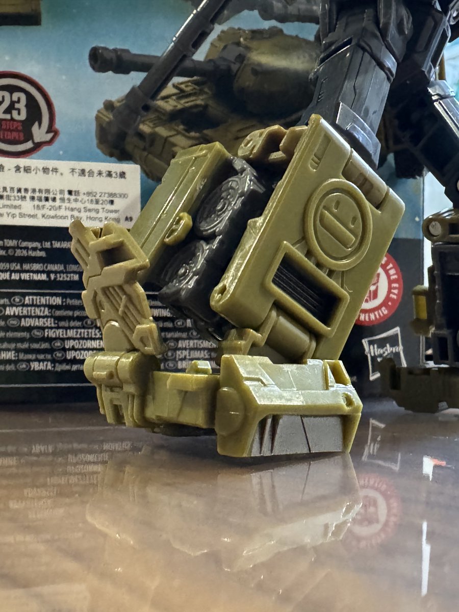toryu7634's tweet photo. おまけに足首可動もするうえに、ブルーティカス合体時のスカスカ隠しの為のパネルまで収まってるの意味わかんなすぎて好き

ブロウルだけで無茶苦茶楽しいぞこれ https://t.co/fPDqtk6YCo