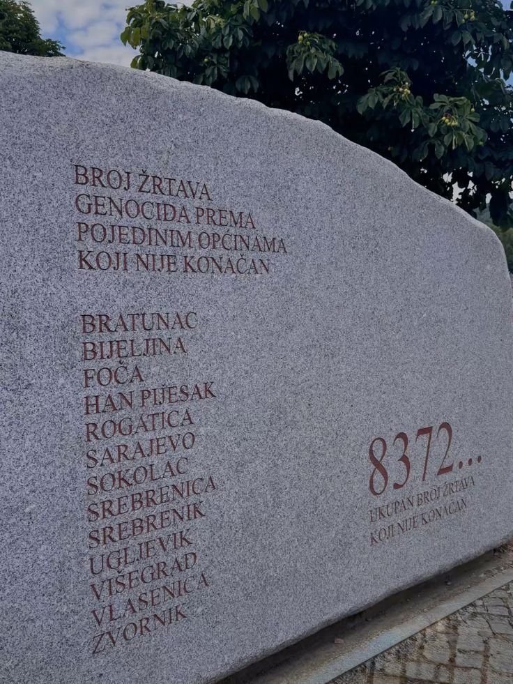 karginnuriye's tweet photo. Uluslararası sistemin, insani diplomasinin ve vicdanın derin bir sessizliğe gömüldüğü o karanlık geceden kalan üç nokta, 8372... 🇧🇦 https://t.co/QKOm9D6UbP
