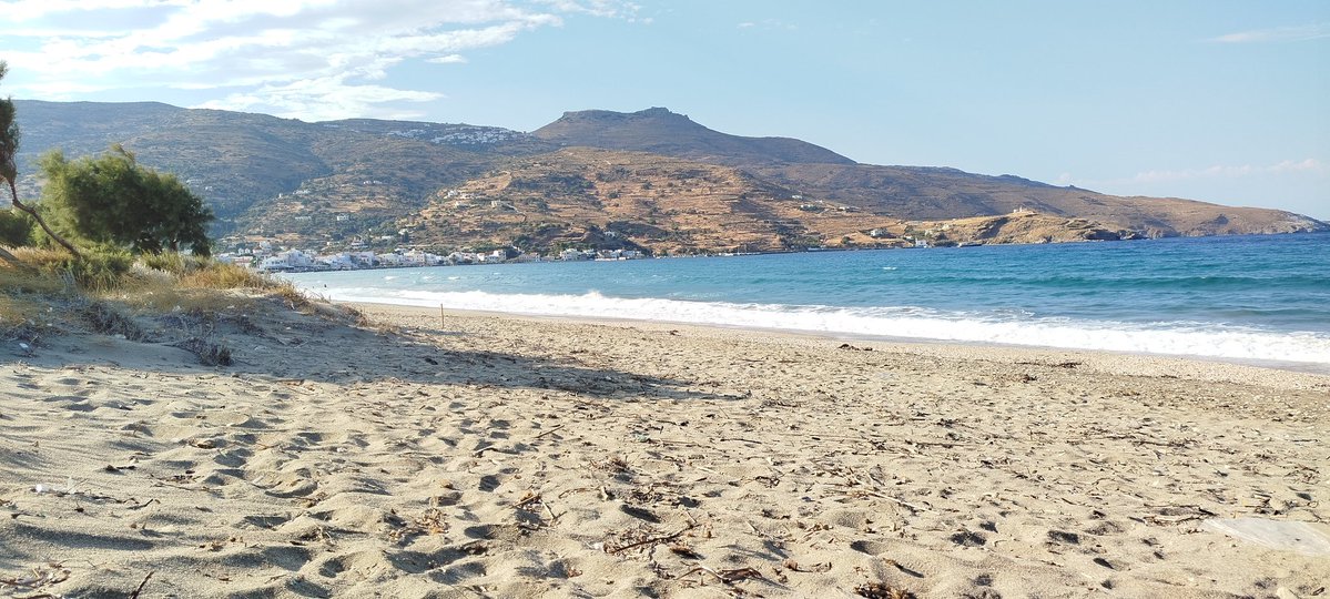 Kn1912Kn's tweet photo. YOU CAN
 always find an empty beach in July in Greece. https://t.co/OXwfspoiAT
