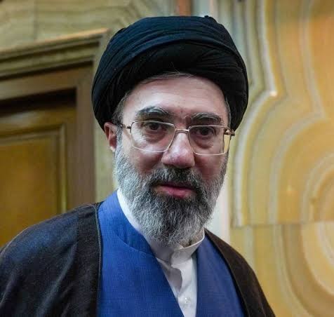 coinbureau's tweet photo. 🚨IRAN SAYS NO NEGOTIATIONS UNTIL US RETRACTS FROM ITS POSITIONS

The demand comes a day after the US insisted Iran publicly declare the Strait of Hormuz is open as a precondition for talks, per Fars News.

Trump said earlier this week the ceasefire is over but both sides have continued diplomatic talks through Qatar.