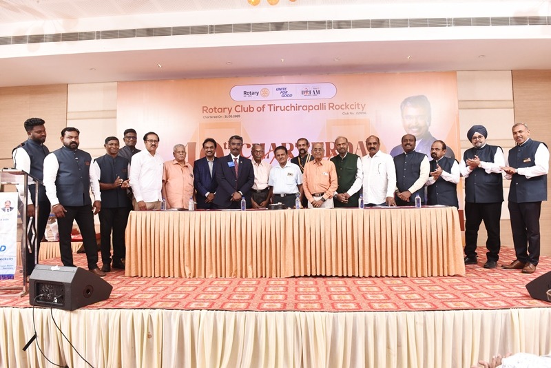 MMMTRICHY's tweet photo. Congratulations to the Charter Team &amp; the present leadership team led by Rtn. President Anand, Rtn. Sec Hanzil Martin, Rtn. Tr Swamynathan, &amp; all the members

Special mention to PDG Gopal &amp; PDG Jerald. https://t.co/VNeyN4doTm