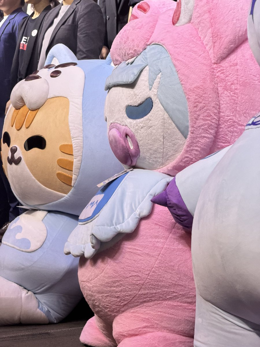HeartDy_Domundi's tweet photo. คุณยายคุณย่าขา🥺💗 วันนิ้ดีใจทิ้ได้เจอกันนะคะ ดี้มีควัมสุขมากๆเยยค่ะ ขอบคุณของขวัญทุกชิ้น โบฉีชมพูฉวยๆ ดี้ชอบมากๆเยยค่ะ🎀✨ 
คุณยายเรียกคนสวยขาๆดี้เขินแกล้งไปเยย วันนี้ดี้รำสวยมั้ยคะคุณยายคุณย่าขา คิ~

🎀มีคุณยายคุณย่าขาใหม่ๆที่แวะมาทักทายกันโด��ดี้ตกหัวใจแล้วใช่มั้ยคะ มาเจอบ่อยๆเยยนะคะ🎀

คุณแด๊ดดี๊กับบี่บี๋ขาคอลมาให้กำใจด้วยค่ะดี้ดีจัยมากรักทิ้ฉุดเยยย🫶🏻💗 ขอบคุณพี่เจ๋ง พี่จุ๊กกรู้ และพี่เอยิ ทิ้ช่วยดูแลดี้นะคะ💓 ~

TCEX 2026 SIAM PARAGON
#SiamParagonxTCEXxหลานๆดูมันดิ
#HeartDy