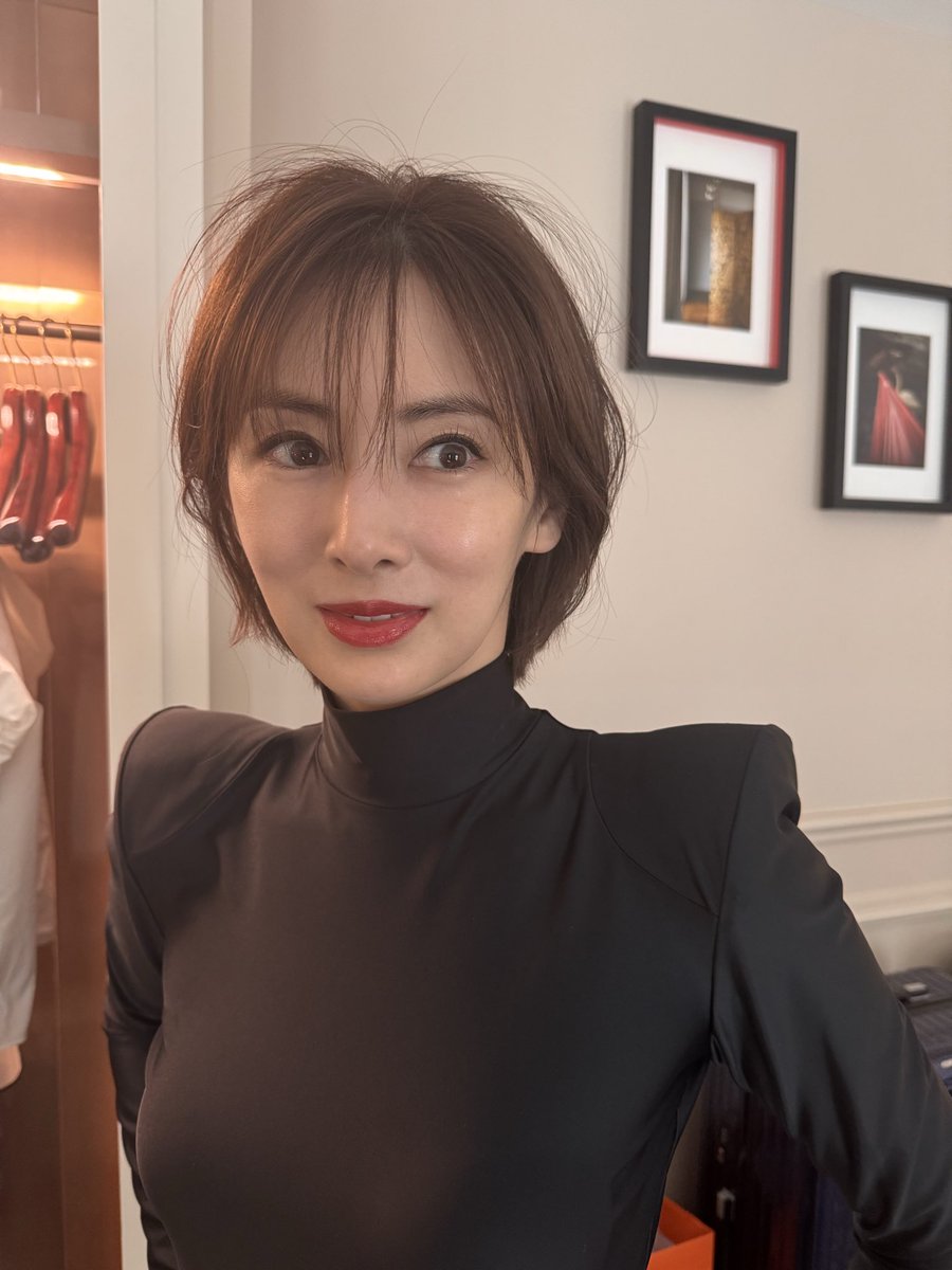KKeiko_official's tweet photo. 今年もミキモトハイジュエリーコレクションに注目いただき、ありがとうございました！
これで投稿おしまい⚪️

#パリで買ったボウル
#えだまめ
#イベント前日のヘアメイクテスト
#結局赤リップにしました
#MIKIMOTO
#Leclat https://t.co/zH0iYJOYLz