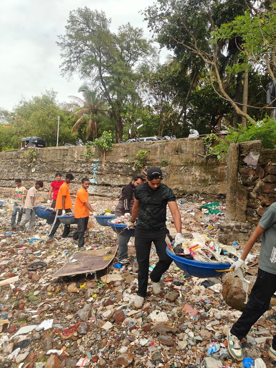 AfrozShah1's tweet photo. Week 591.

Second beach clean up of the day.

Dana pani beach. https://t.co/ESlhBnZHWb