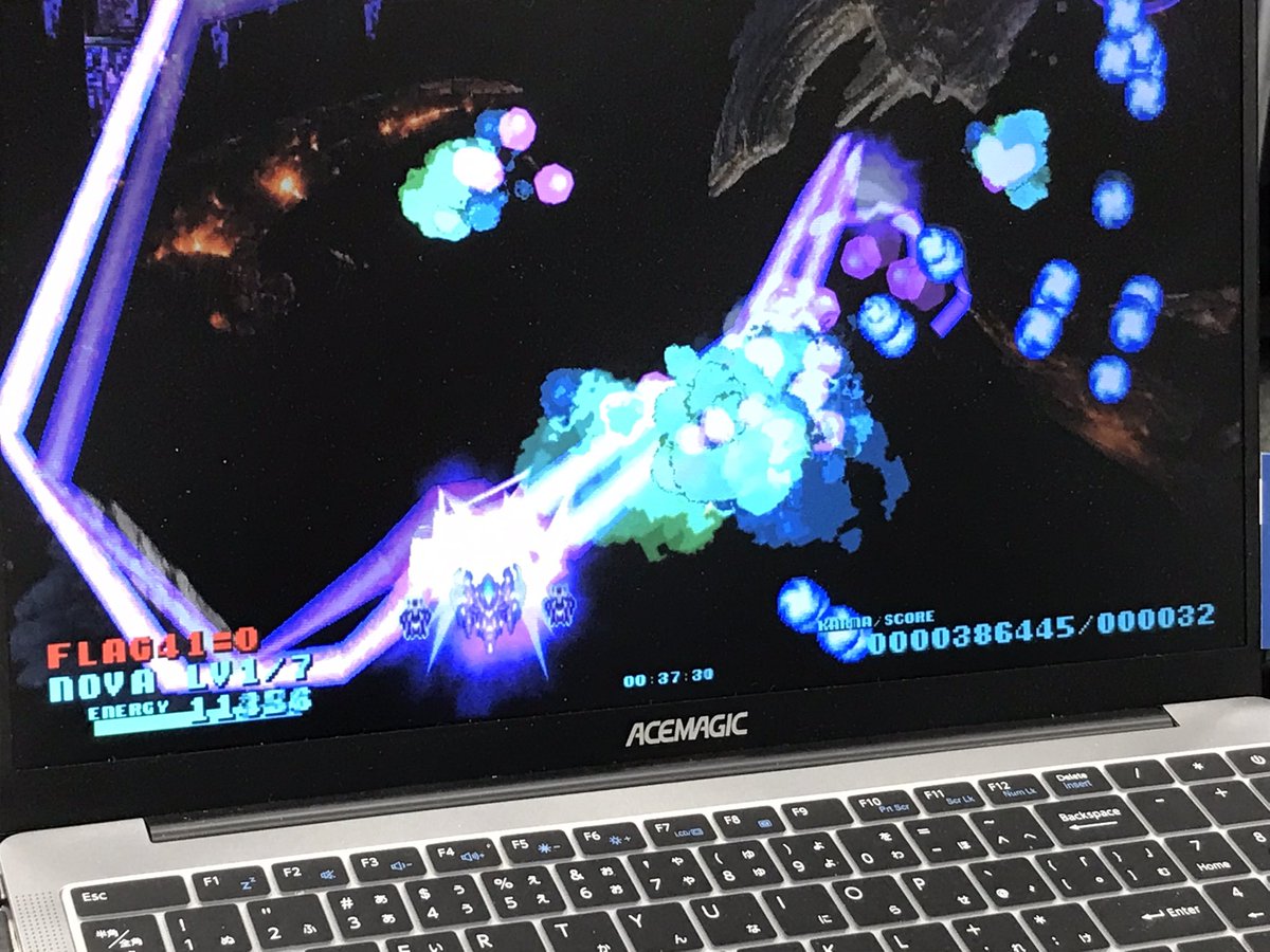 DR3_gdr3bstg's tweet photo. RAYXNVAR 雰囲気お試し版

美麗でド派手なグラフィックに強力な攻防装備とリソース管理が面白い本作
一方で、ゲームシステムの理解し難さやエナジー増減バランスなど課題もあり、現場でStgBuilder立ち上げての試行錯誤も

まだ大幅変更もあり得る段階ですが、新感覚STGに期待したいです！ #OGF2026
↓ https://t.co/25kqN5QzWs