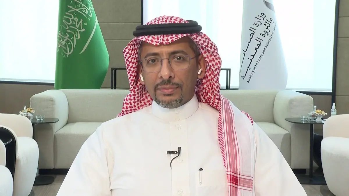 Mr_WolfST's tweet photo. 🚨 عاجل أوامر ملكية:

▪️ إعفاء الأستاذ بندر الخريف من منصبه وزيراً للصناعة والثروة المعدنية.

▪️ تعيين صاحب السمو الملكي الأمير عبدالعزيز بن سلمان وزيراً للصناعة والثروة المعدنية، إضافة إلى استمراره وزيراً للطاقة.

▪️ إعفاء المهندس أحمد العوهلي من منصبه محافظًا للهيئة العامة للصناعات العسكرية.

▪️ تكليف الأستاذ بندر الخريف وزير دولة وعضو مجلس الوزراء بالقيام بمهام محافظ الهيئة العامة للصناعات العسكرية، بالإضافة إلى مهامه الحالية. 🇸🇦