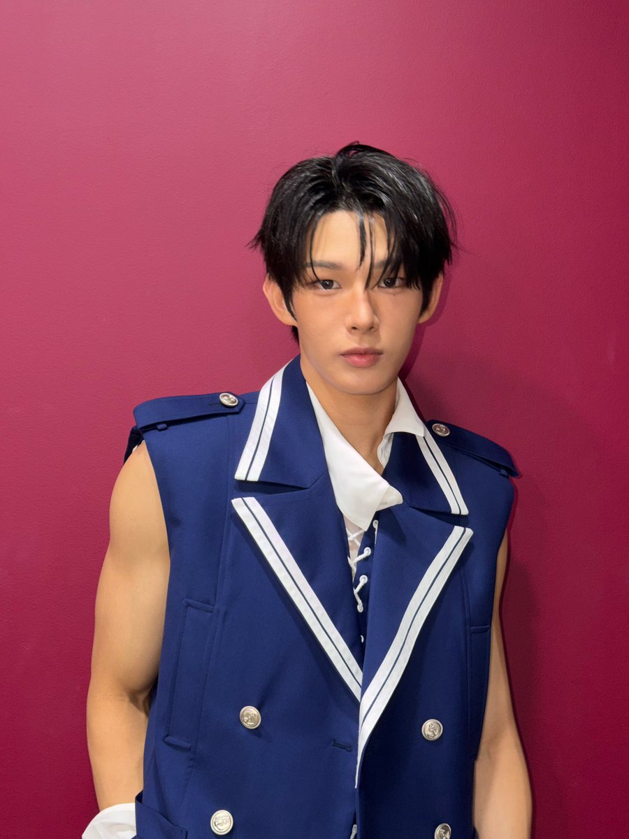AHOF_official's tweet photo. Permission to come aboard your heart? ⚓️💙

#AHOF #아홉
#STEVEN #스티븐 https://t.co/mDVKiUGmrR