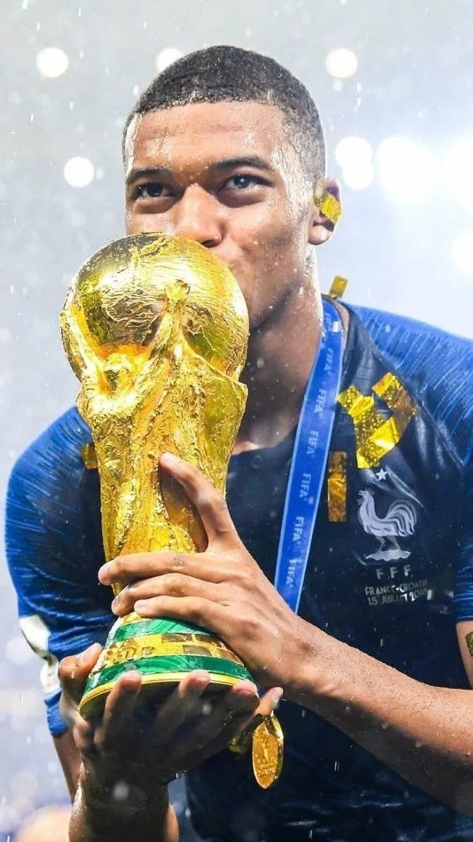 jj_0852's tweet photo. @DarrylRMFC Mbappé au même âge c’était déjà 4 G/A dont un doublé face à l’argentine, un but en final et il l’avais reporté la coupe https://t.co/NWWM5mLqz7