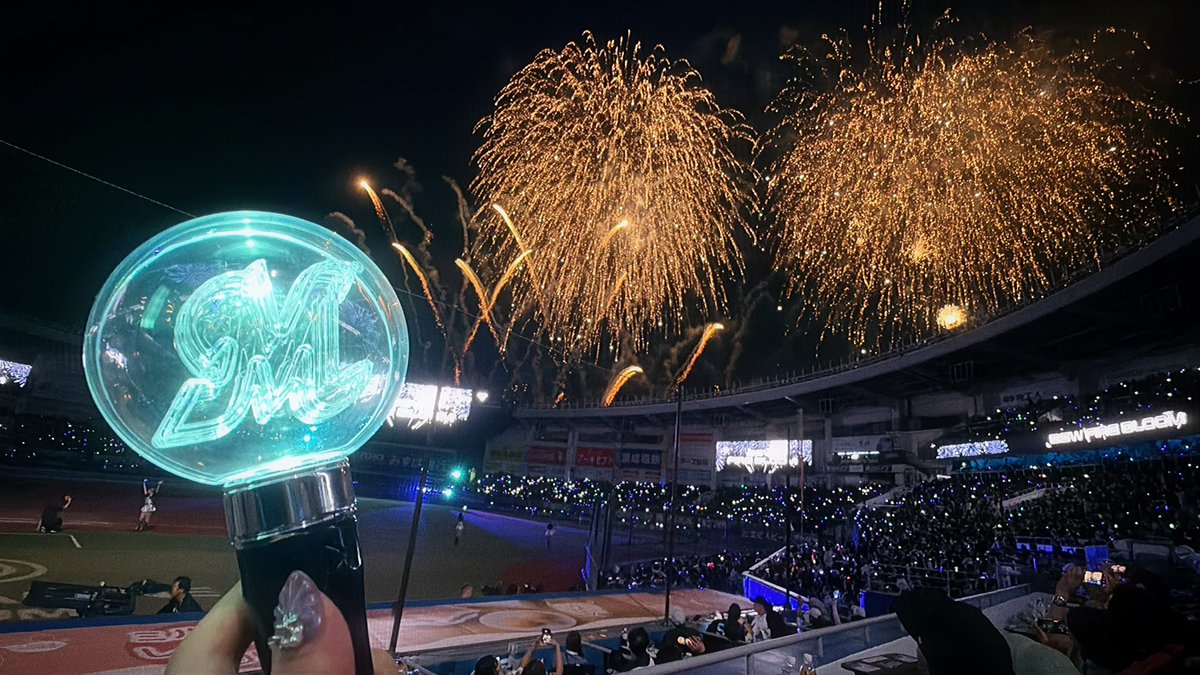 nana_kaguraaa's tweet photo. 久しぶりにロッテ戦観てきたー❕⚾️
フェスみたいな盛り上げ方で試合だけじゃなく会場の雰囲気全部楽しかったっっ
また応援行きたいっꉂ📣 https://t.co/TOuqbRvHWX