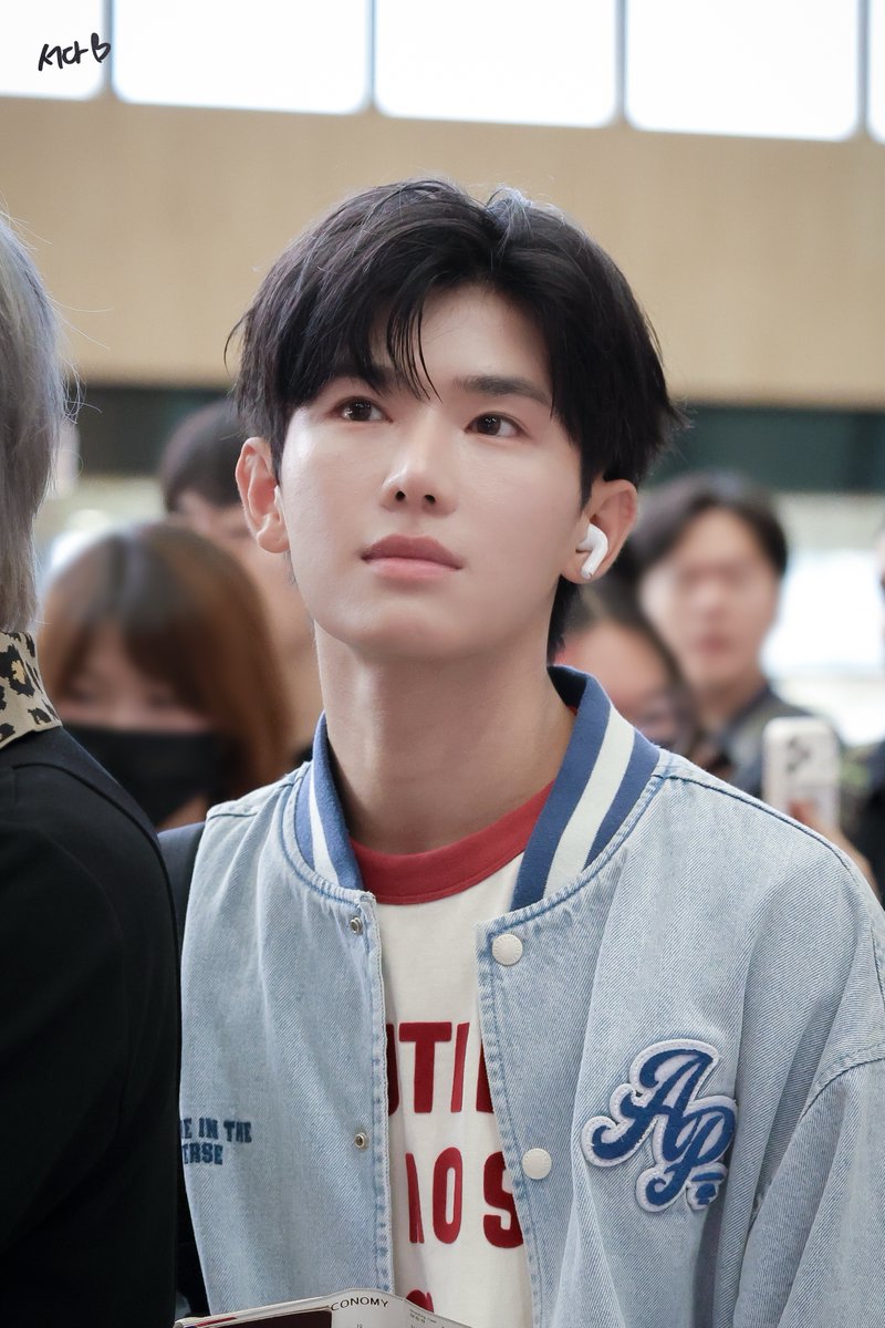 sd1oiq's tweet photo. 260711 GMP 출국

어딜 봐도 귀여워💙

#이첸 #YICHEN #イチェン #亦辰 #모디세이 #MODYSSEY https://t.co/SXQs3W4qg6