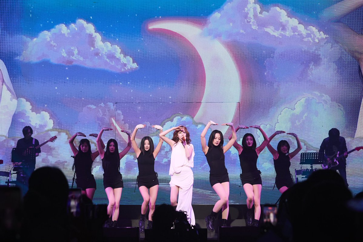 krungy21's tweet photo. 2026 Sandara Park Reprism Fan-con in Seoul 🧡💙🇰🇷 https://t.co/csB0zfkSHb