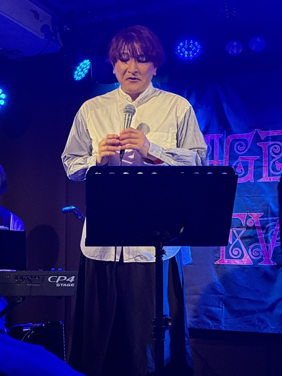butako032's tweet photo. ひとりマグダライブ！
初参戦でした！！！あの時の記憶が！映像が！鮮明に覚えてるもんですね！！
大好きです！！
時間なくてチェキ撮れなかったの悔しい……
えびさわさんのコーラス聞けたのは幸せです。
また大阪でもやってほしい！お願いします！ https://t.co/ppequjHOYM