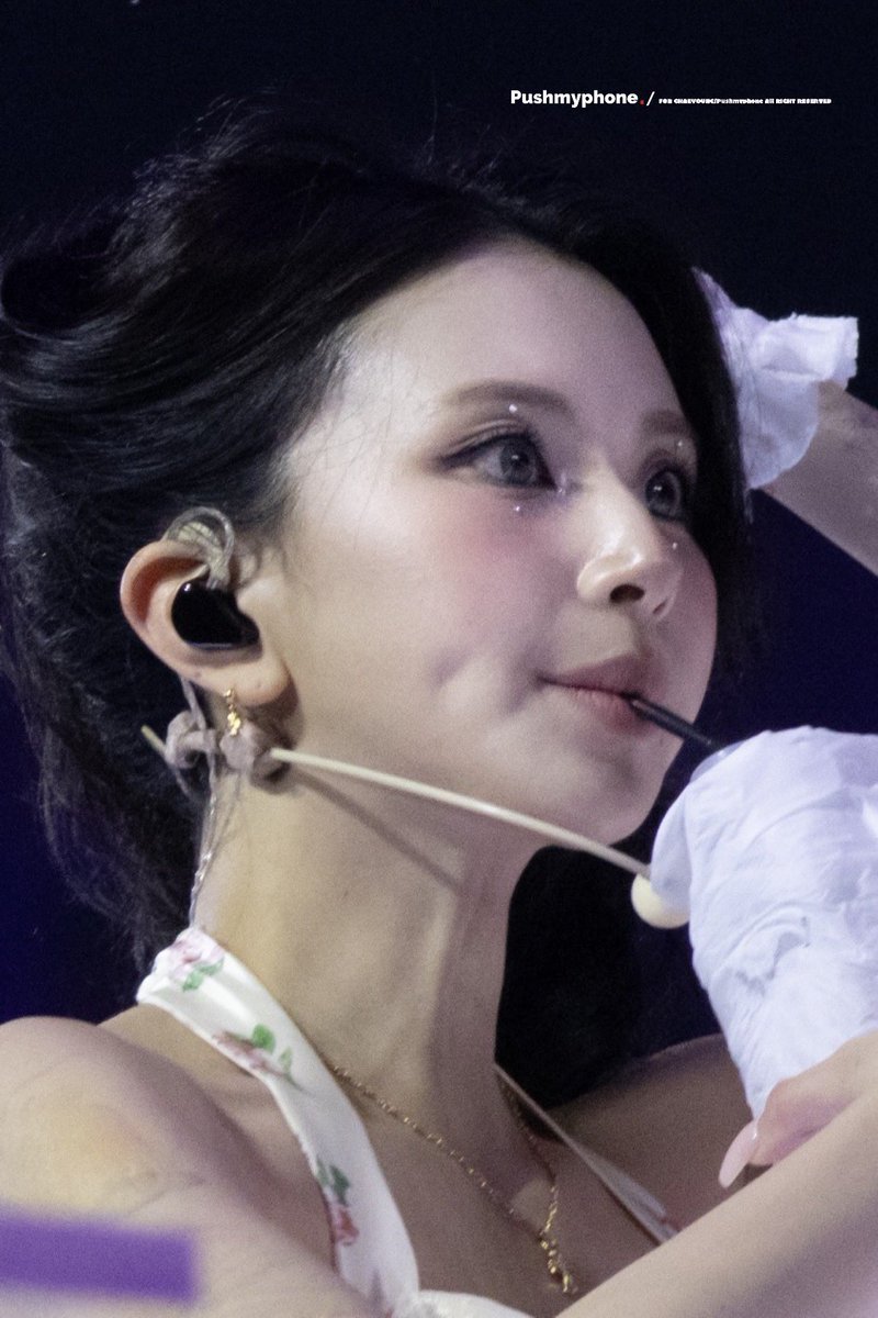 pushmyphone's tweet photo. 260711   THIS IS FOR FINAL in Seoul 

#채영 #CHAEYOUNG #チェヨン 
#TWICE #트와이스 https://t.co/haK4HS31lz
