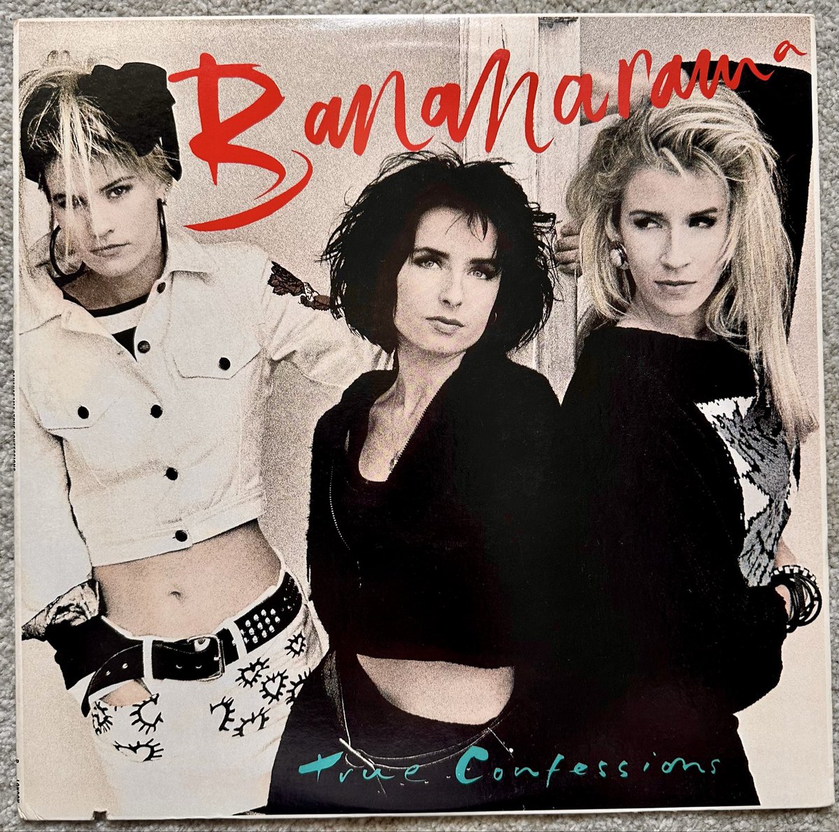 Poplifer73's tweet photo. Saturday!
This year is the 40th anniversary of Bananarama’s third album ‘True Confessions’. No perfect time than a Saturday afternoon listening to the original 1986 American pressing on London Records @VivaBananarama 
#Bananarama #TrueConfessions40 #TrueConfessions #LondonRecords https://t.co/dnFEA0wJlA