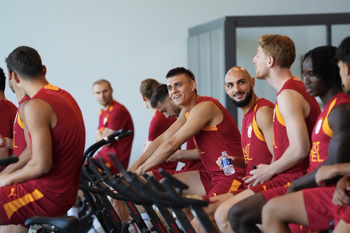 GalatasaraySK's tweet photo. 📸 Günün ilk antrenmanını tamamladık. ✅ https://t.co/bo6j6sEN77