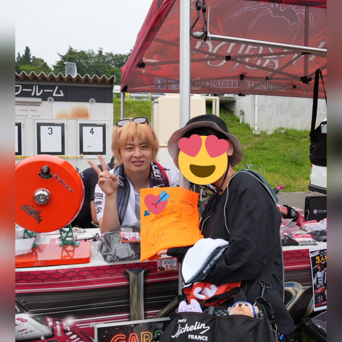 ak15877877's tweet photo. うちの奥様が大湯くんにサイン貰えてご満悦のようです（笑）

FDJは選手との距離感が近くて、こうゆうとこもいいとこだよね👍

＃大湯都史樹
＃FDJ https://t.co/Nh3zvGFnlY