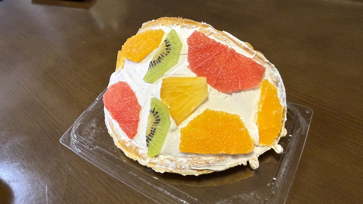 tabi_nchu's tweet photo. 出先のご当地スーパーっていいね！
めちゃめちゃデカかった！
1人じゃ食い切れんw
ヤマトーいいな！ https://t.co/5DJUK9Btb8