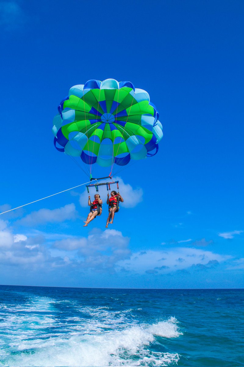 ParasailAruba's tweet photo. "Parasailing wasn't what I expected. I thought it would be loud, wind whipping against our faces. But instead... pure peace. Like hitting noise-cancelling on life itself."
🌐https://t.co/pBFpoWsETQ

#aruba #mustdo #excursions #onehappyisland #vacation https://t.co/ksLx7ss11h
