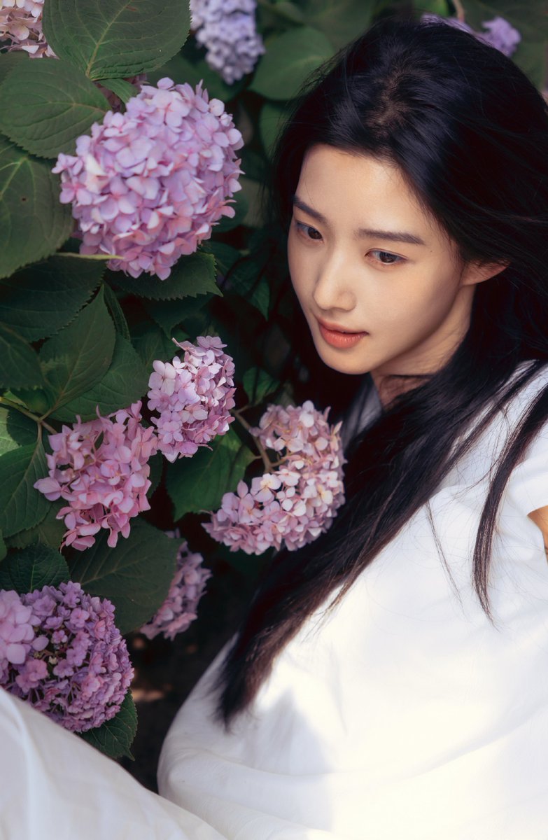 for0927x's tweet photo. 260711 Lu Yuxiao Weibo update

“Summer Flowers 🌼”

#LuYuxiao #卢昱晓 https://t.co/Iy5NDVGXwW