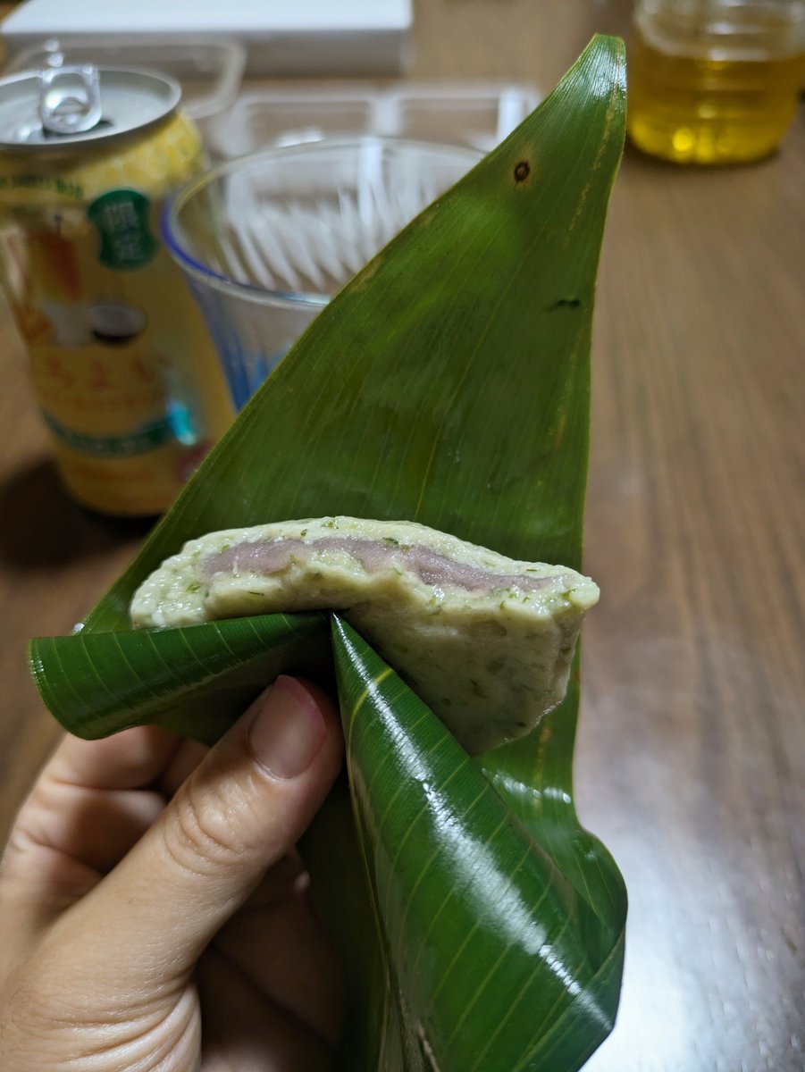 cotori5656's tweet photo. 黙々とやり遂げたご褒美によく冷やした笹麩餅ちゅるん🎐 https://t.co/60DOEvQSeH