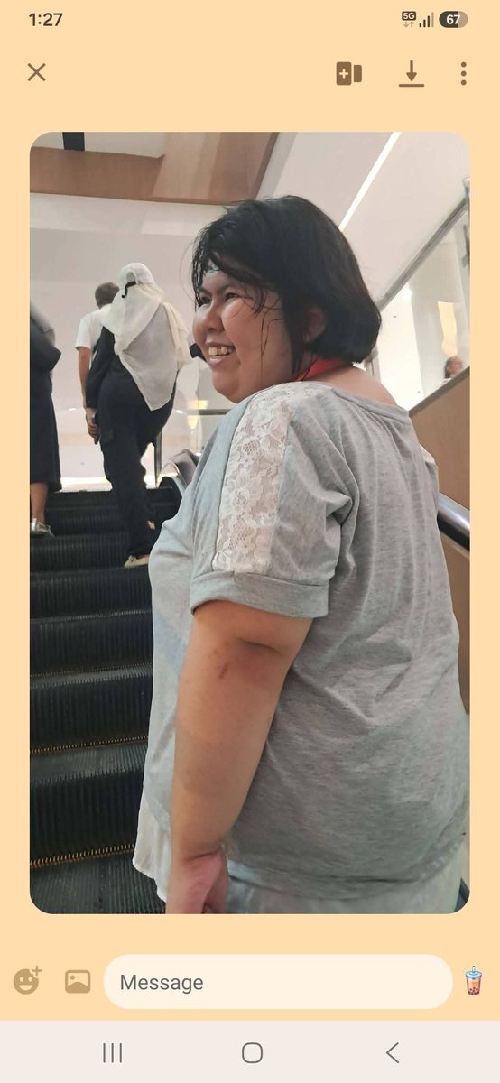 gyutongue's tweet photo. 🚨Please help RT 

My colleague's daughter, Chloe, has been missing since 12:30 PM today. She was last seen at Robinsons Place Manila around lunchtime and was later spotted at Mall of Asia around 2:30 PM.
Chloe has special needs and may be disoriented or have difficulty communicating with strangers.

If you have information on her whereabouts, you may contact her mom, Mia Rianzares at the number below. Or send me a DM. 

Thank you. 🙏