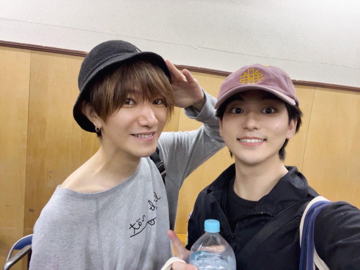 yuta_0323_'s tweet photo. #ライブレンジャー 稽古！

Bは通し稽古ー！
Aはシーン稽古！

やればやる程に好きなシーンが増えています♪さぁー稽古も終盤！
まだまだやれる事を！

Aでレンジャーを一緒にやるのは初めての黒川役の響汰くんと📸
ほんとに可愛い弟みたいな感じ！

#ふぁにろもん 公式HP
https://t.co/NMc7GTqHn9 https://t.co/wWaXZdXktJ