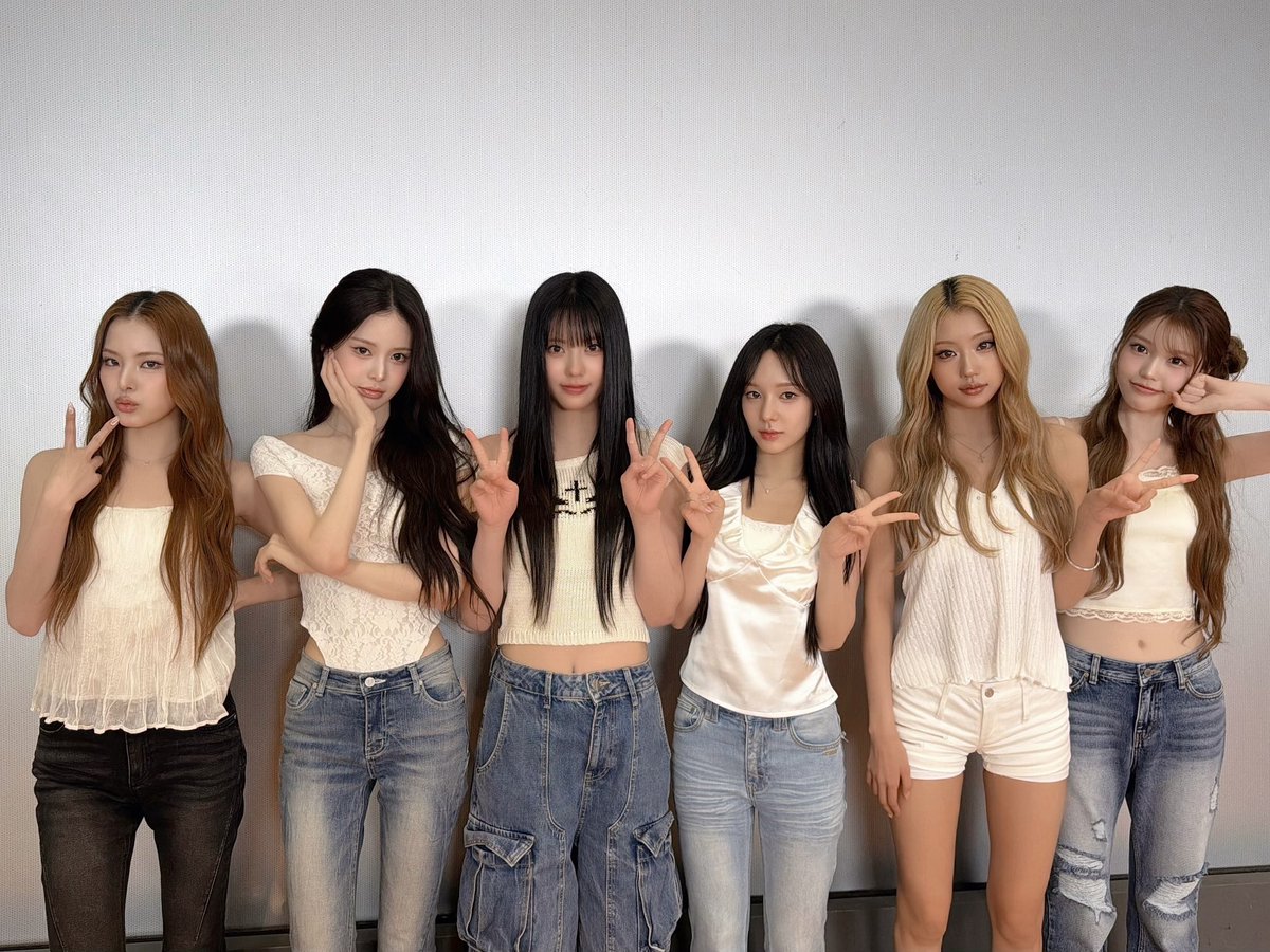 izna_offcl's tweet photo. [iznaPIC📷]

2026.07.11 <대면 &amp; 유닛 영상통화 팬사인회>

#izna #이즈나
#SET_THE_TEMPO #izna_SET_THE_TEMPO 
#METRONOME #izna_METRONOME https://t.co/L81Kv8mCuL