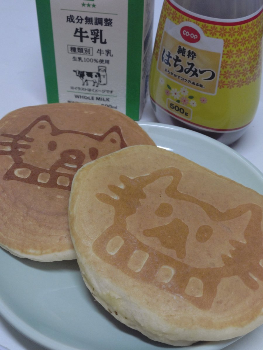 monch_ch_'s tweet photo. パンケーキにニコルを書いて焼くなどした🥞
絵心はご愛嬌 https://t.co/W73J33rx6E