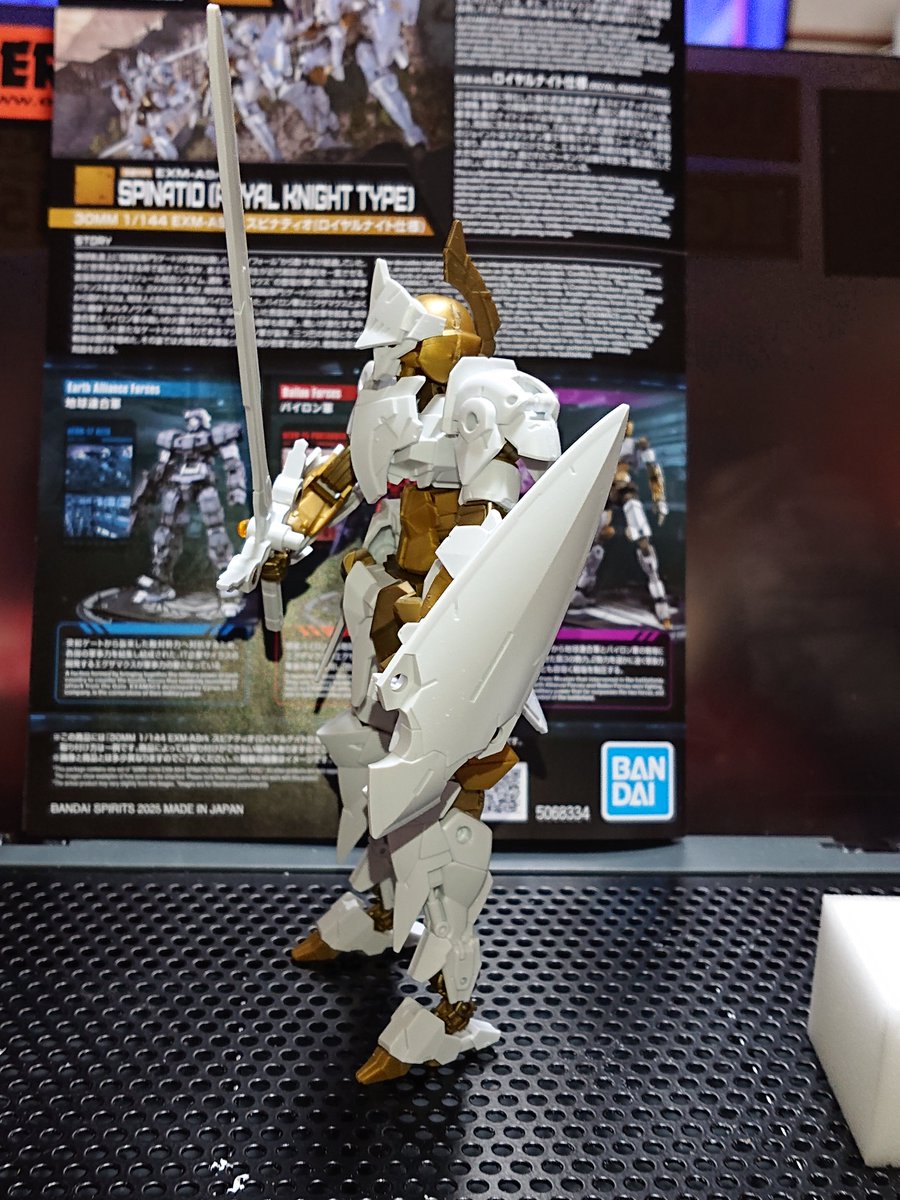 deto45's tweet photo. 30MM スピナティオ（ロイヤルナイト仕様）素組で完成。ショルダーアーマーが抜けやすくてなぁ…30MMのお手軽なれど強度のないちょっと残念な部分かな。 https://t.co/1eb1Ei5emF