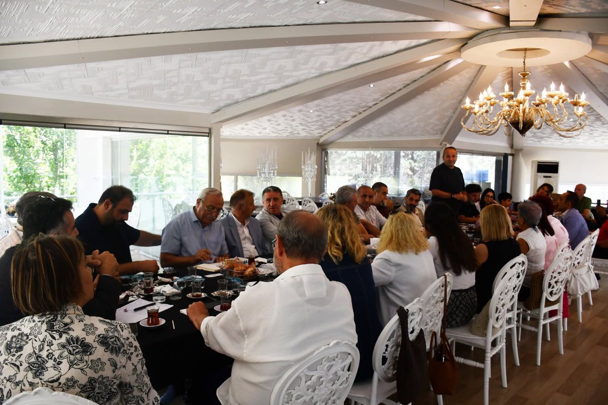 ZaferPartisi_34's tweet photo. Beylikdüzü Dernekler Platformu’nun düzenlediği Dernek Başkanları Buluşması’na, STK’lardan Sorumlu İl Başkan Yardımcımız Sayın Ali Şevki Karataş katılım sağlamıştır.
Beylikdüzü özelinde hizmet veren yaklaşık 35 kıymetli dernek başkanımızla bir araya gelinerek, bölgemizin nabzı tutulmuş ve değerli istişarelerde bulunulmuştur.
Zafer Partisi olarak, sivil toplum kuruluşlarımızın önemini çok iyi biliyor, sivil toplum kuruluşlarımıza destek veriyor ve her daim yanlarında olmaya devam ediyoruz.
Bu güzel organizasyon ve misafirperverlikleri için başta Platform Başkanı Sayın İbrahim Kabak olmak üzere, katılım sağlayan tüm değerli dernek başkanlarımıza yürekten teşekkür ederiz.
@umitozdag @zaferpartisi @HakanAksit34 @alisevkikaratas