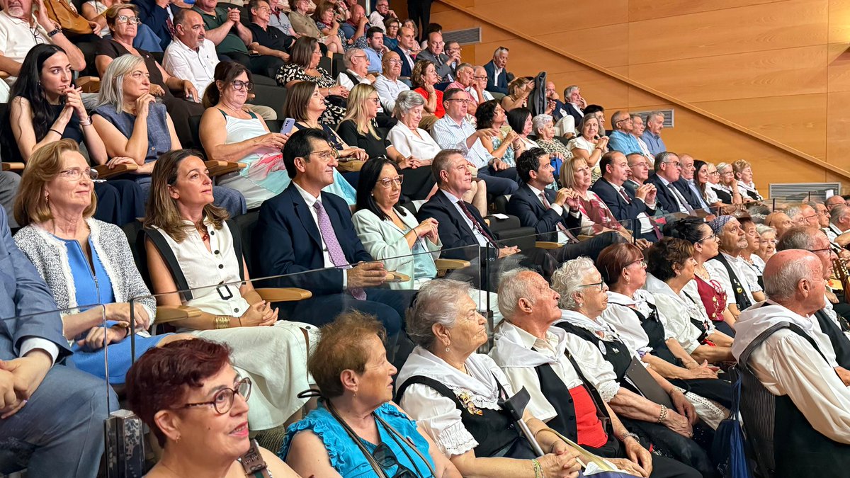 cortsval's tweet photo. 📸 La presidenta de les Corts, @LlanosMasso, ha asistido a los actos de celebración del Día de Castilla-La Mancha en la Comunitat Valenciana.

🥁 Organizado por la Federación de Casas y Centros Originarios de Castilla-La Mancha. https://t.co/26zepYoddp