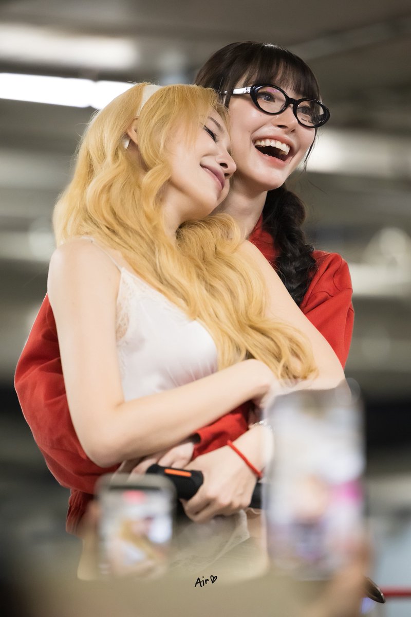 pypypy2604's tweet photo. ไข่ต้มโคตรฟินวันนี้😊

JJJFAM FIRST FANSIGN 
#YBOOKFAIR11xJanJingjing https://t.co/aXvgCqOnjM