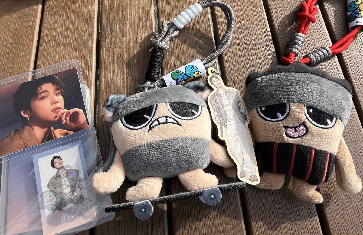 ralral005's tweet photo. ステッカー自引きできた〜🥹✨
EC届くけど…シュントが欲しくて
初めてJedくんとお出掛け
Quboくん嬉しそう💕

#BF_Missing
#BEFIRST
#BBBros_FAN https://t.co/ESYu9nGqh2