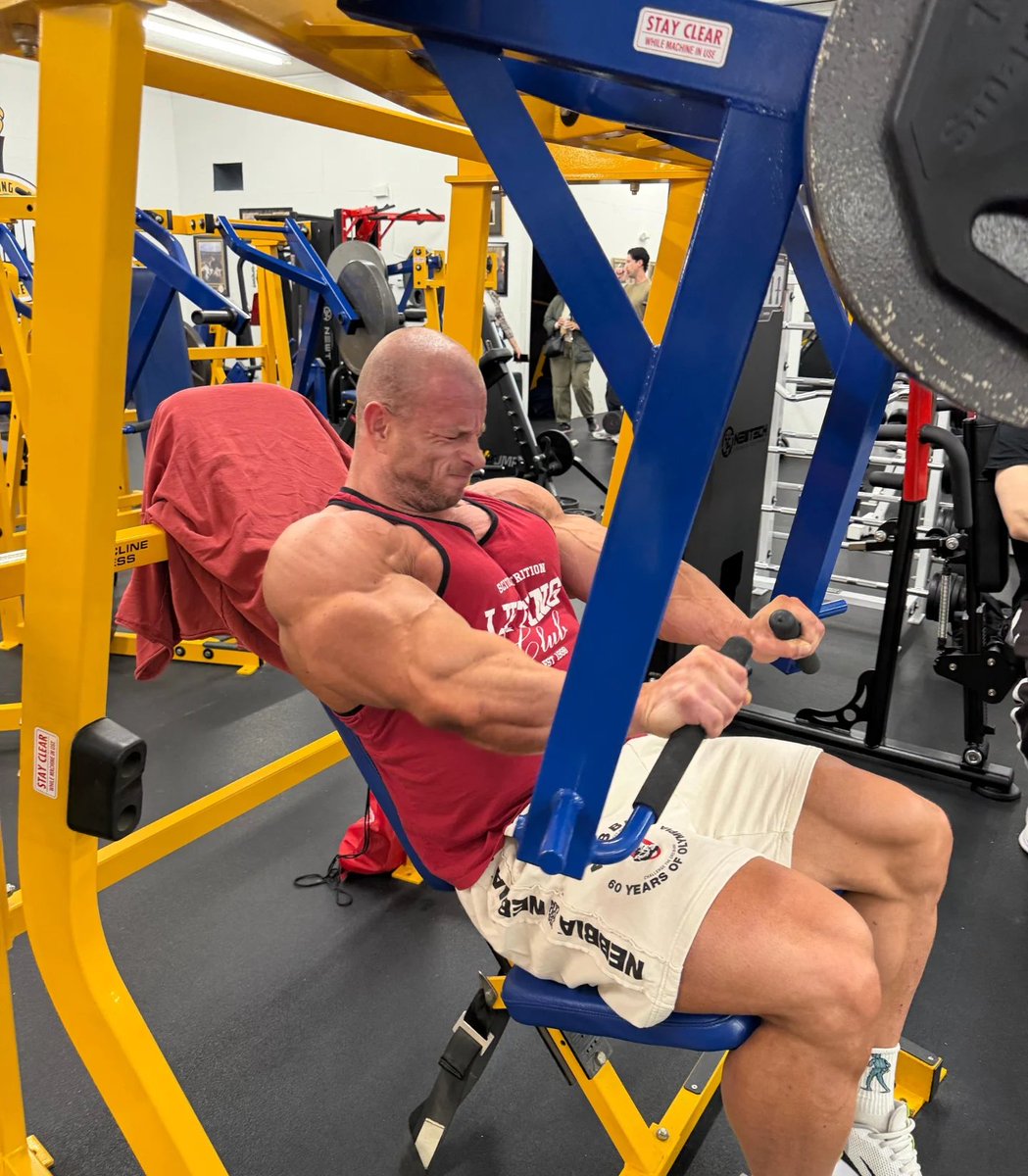 Richard_flbbpro's tweet photo. It's a great day to make some gains ☀️💪🏿😁
Enjoy your weekend people dem 🙌🏿
#ESCCoaching #OnlineCoach
JOIN US ON TELEGRAM 👇👇👇👇👇👇
https://t.co/QwUOc88daY… https://t.co/l0GHWMIqUR