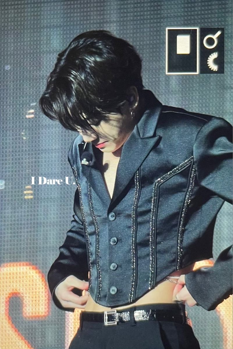 btspop613's tweet photo. no concert outfit can outdo this one https://t.co/FPDdT8zx9z