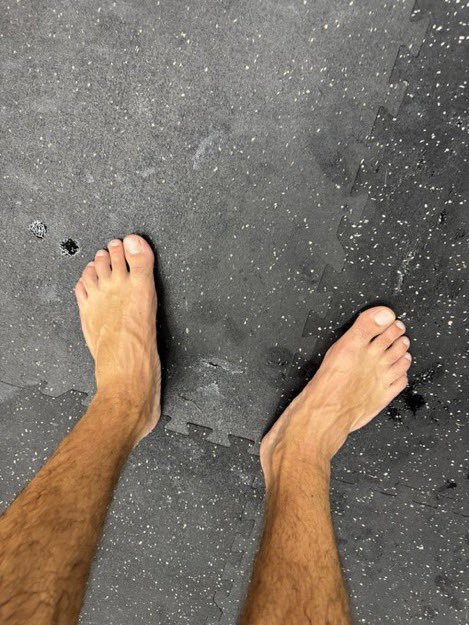 ALPHAGREYSUB's tweet photo. fresh sweaty feet for all you disgusting foot fags and muscle bitches. This body and these soles own your weak mind.
You'll never look like this, so the least you can do is send your cash while you sniff and worship from your knees. #findom https://t.co/xqfcfdKteV