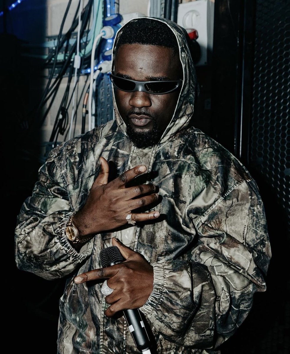 koo_juniorr's tweet photo. LIVE 5EVA 🎂🎊 “SHIATSE MANTSE” @sarkodie 

hopefully you hear of me soon 🙏🏾 https://t.co/DWFRHI816s