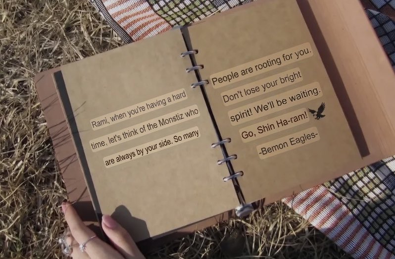 pinksbabymon's tweet photo. rami’s mother posted the book that was organised by rami fanbase which collected around 460 different messages from monstiez and she saw them ✨ https://t.co/R2jSRW0h4X