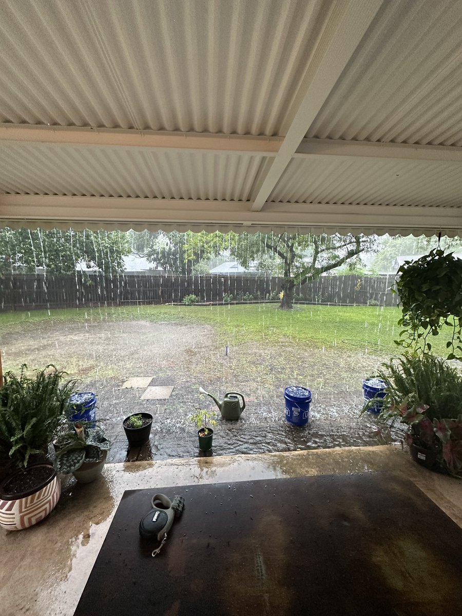 Locomojo30's tweet photo. @ksatweather https://t.co/POVWOAPtaS