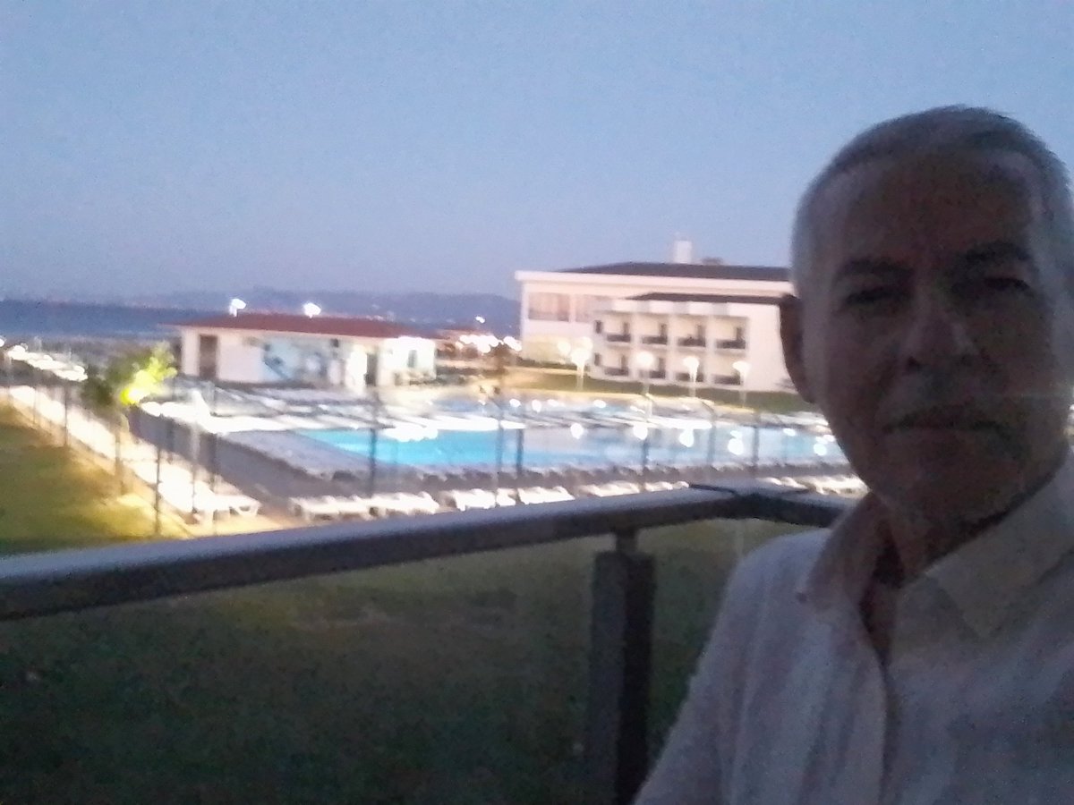 TumenAkif's tweet photo. Sadeliğin ve sükûnetin olduğu bir hayat yaşa.
Fazlası yıpratır... https://t.co/BJR6ohgZfn