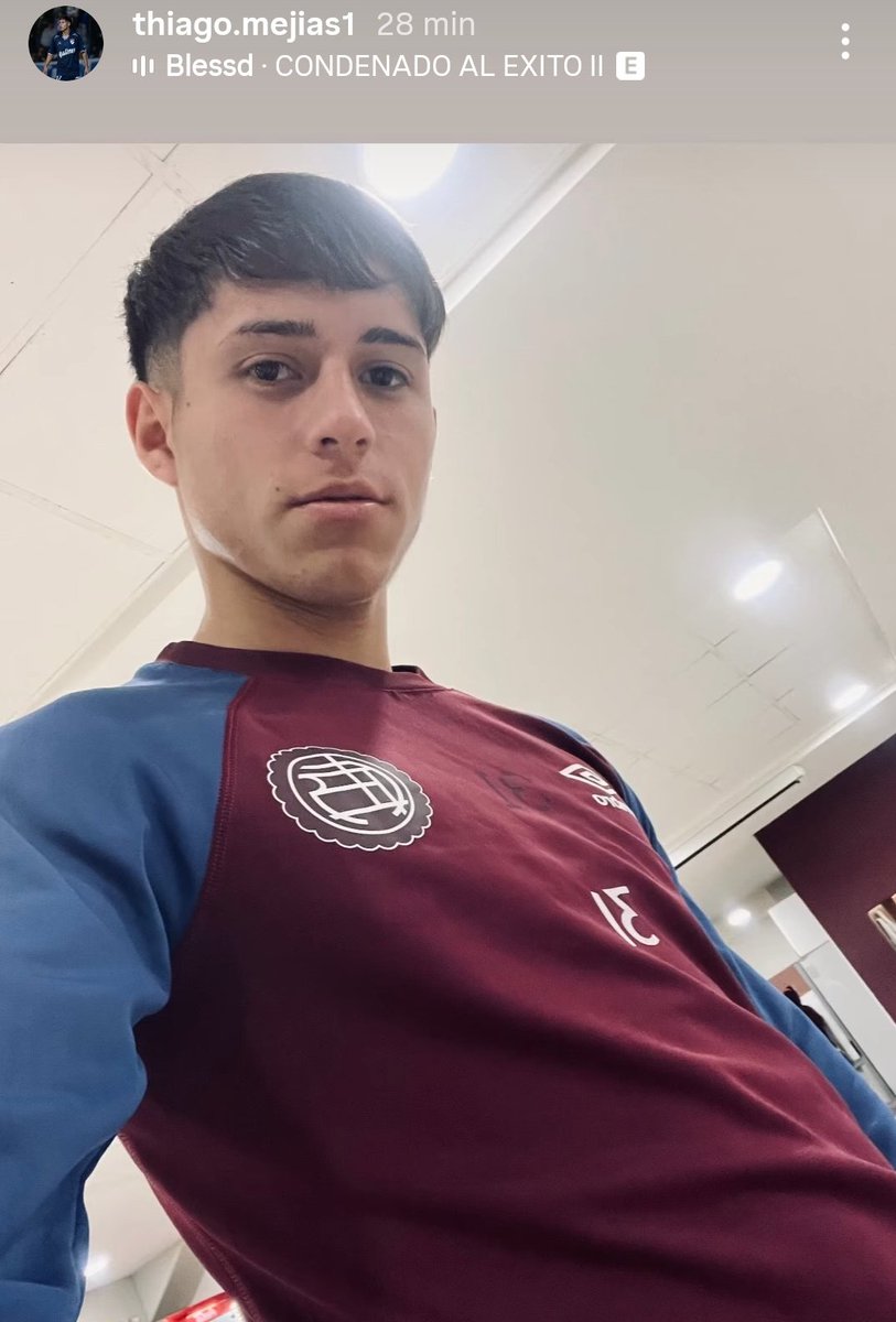 ElfutbolQAC's tweet photo. #Quilmes 

Finalmente Thiago Mejias ya entrena en #Lanus.
⚠️ No hay todavía información oficial si se hizo por el 75% 💸 que #Quilmes quería.
⚠️ Tampoco se sabe si Lanus acepto la cláusula impuesta por el Cervecero con respecto a una futura libertad del jugador. https://t.co/Dqrh2utqjp